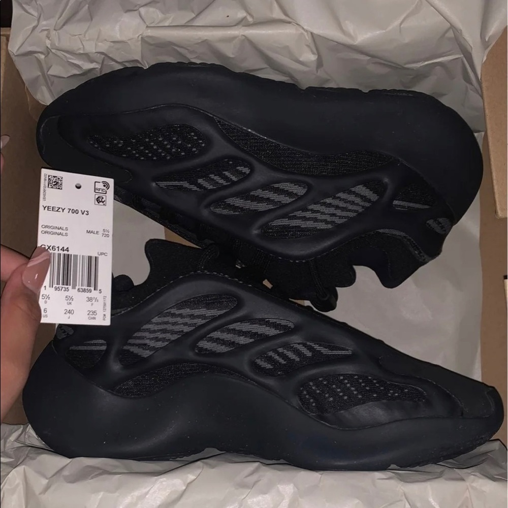 YEEZY 700 V3 Dark Glow